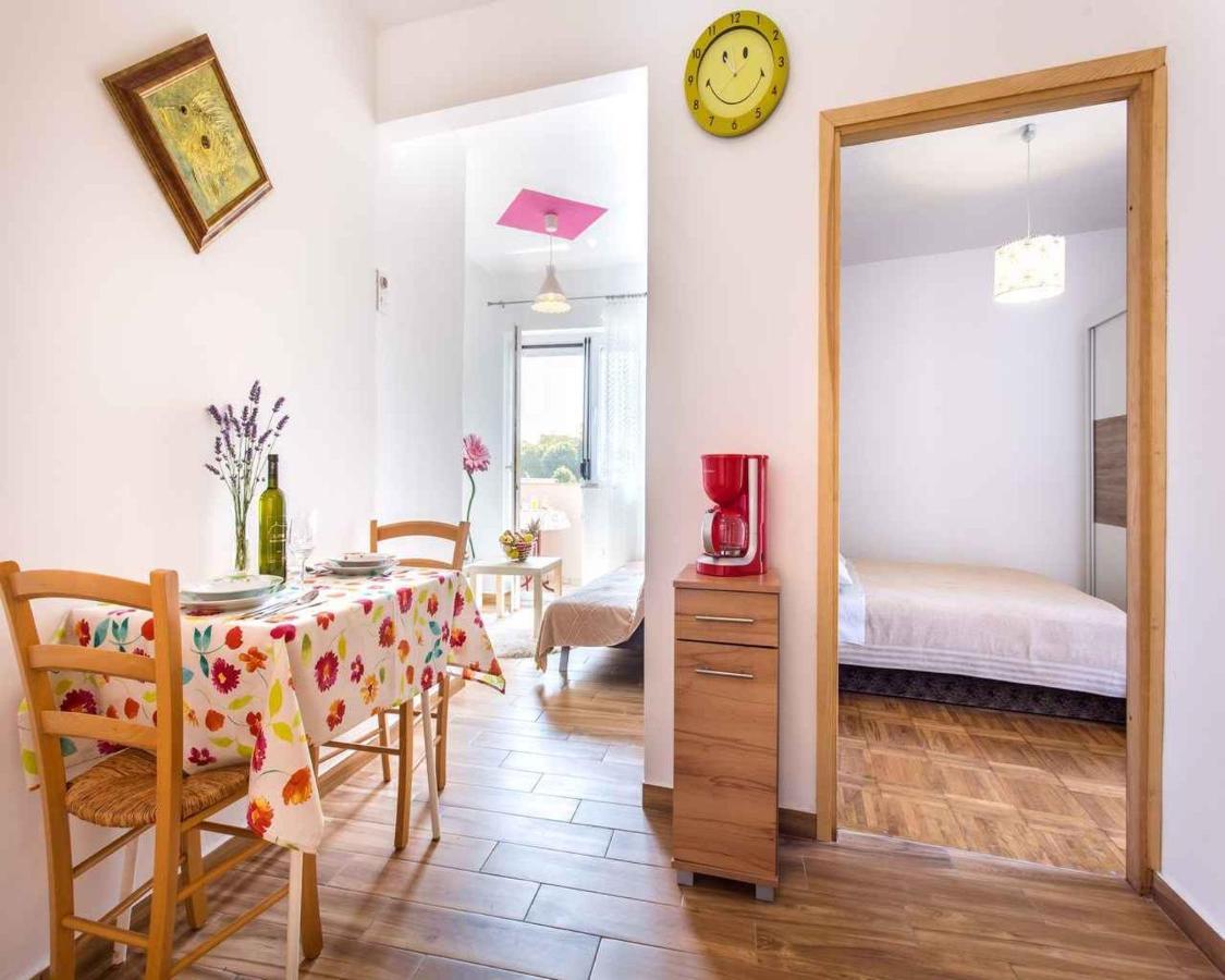 Apartment In Vrbnik/Insel Krk 36873 Экстерьер фото