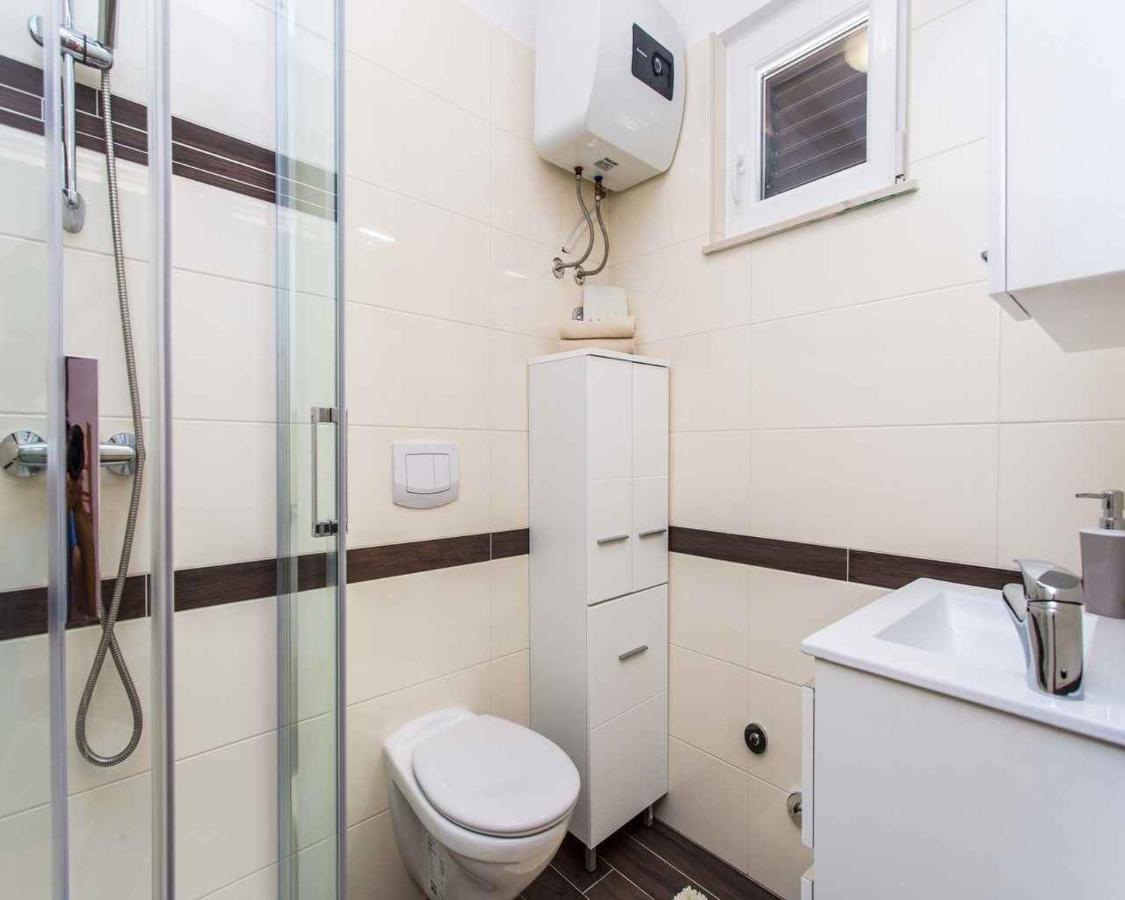 Apartment In Vrbnik/Insel Krk 36873 Экстерьер фото